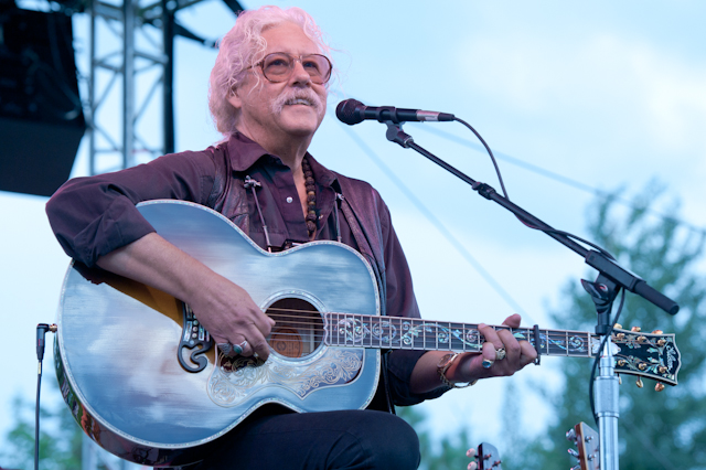 02-arlo-guthrie-denver-botanic-gardens-2