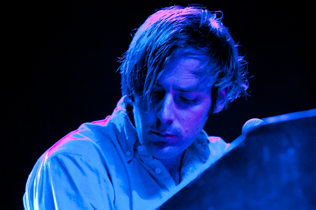 06-dr-dog-5
