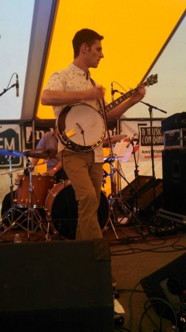 jayme_stone_plays_bowed_banjo1