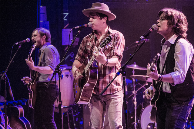 the-wild-feathers-4