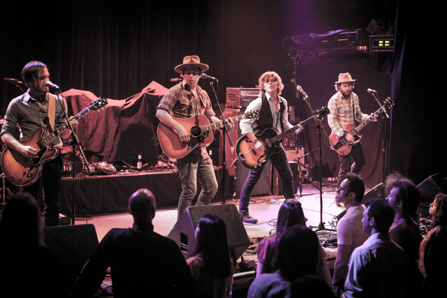 the-wild-feathers-8