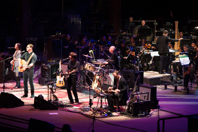 02-amos-lee-and-colorado-symphony-16
