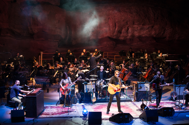 02-amos-lee-and-colorado-symphony-3