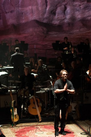 02-amos-lee-and-colorado-symphony-6