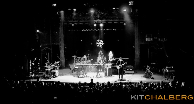 kit-chalberg-gungor-ogden-theatre-12-20-13-25633