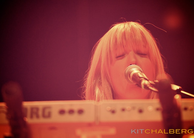kit-chalberg-gungor-ogden-theatre-12-20-13-25641
