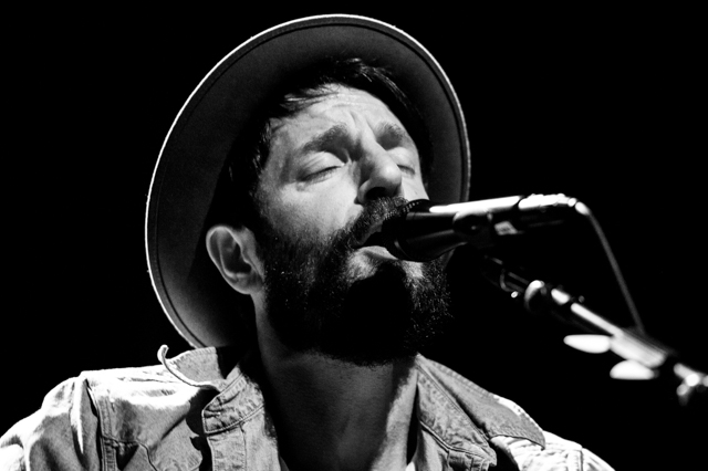 04-ray-lamontagne-fox-fmqb-2