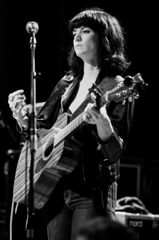 02-nikki-lane-fox-fmqb-4