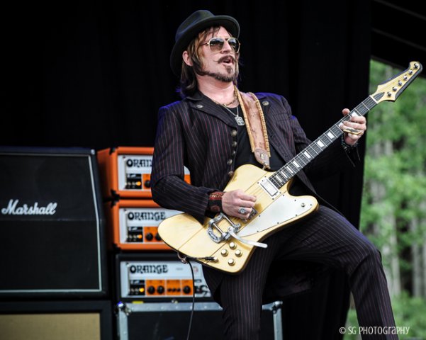 rival-sons-3