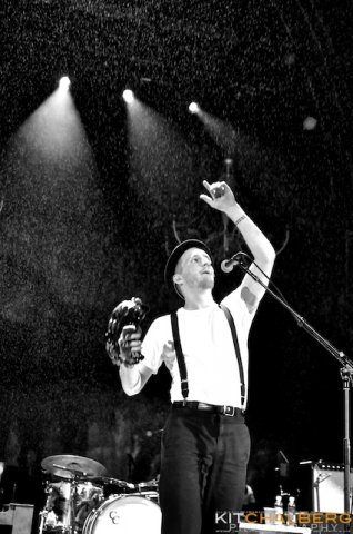 kit-chalberg-lumineers-marquee-magazine-red-rocks-9-15-13-19783
