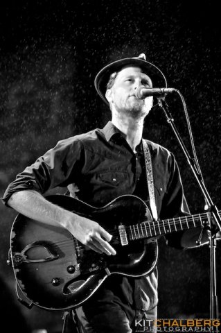 kit-chalberg-lumineers-marquee-magazine-red-rocks-9-15-13-19788